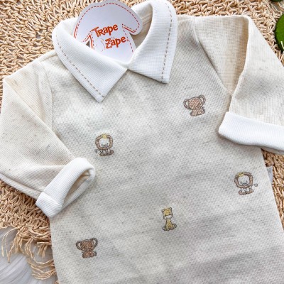  Macacão Tricotil (Tricot 100% Algodão) com Gola e Bordado - Safari - Areia